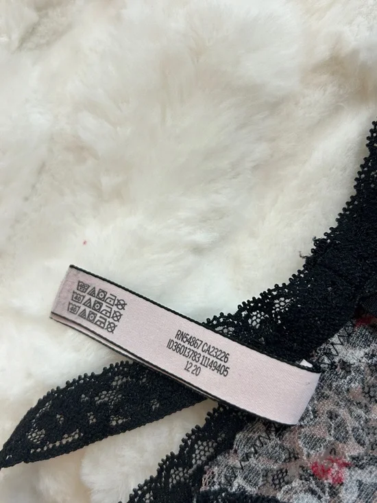 Victoria’s Secret Lace V String Thong Panty S - Picture 3 of 3